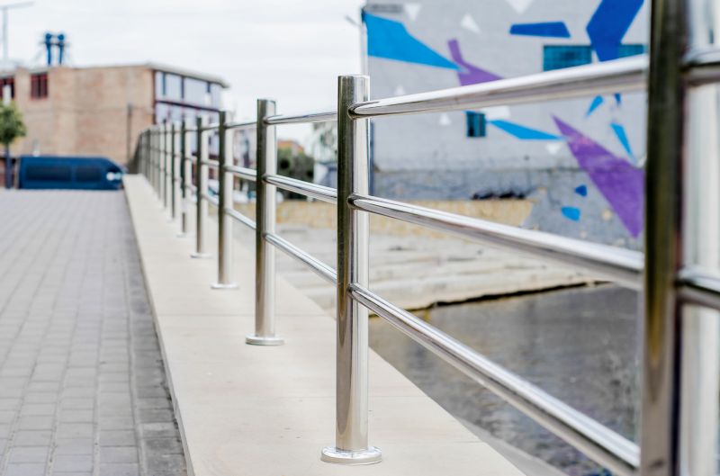 Who Does Fence Service